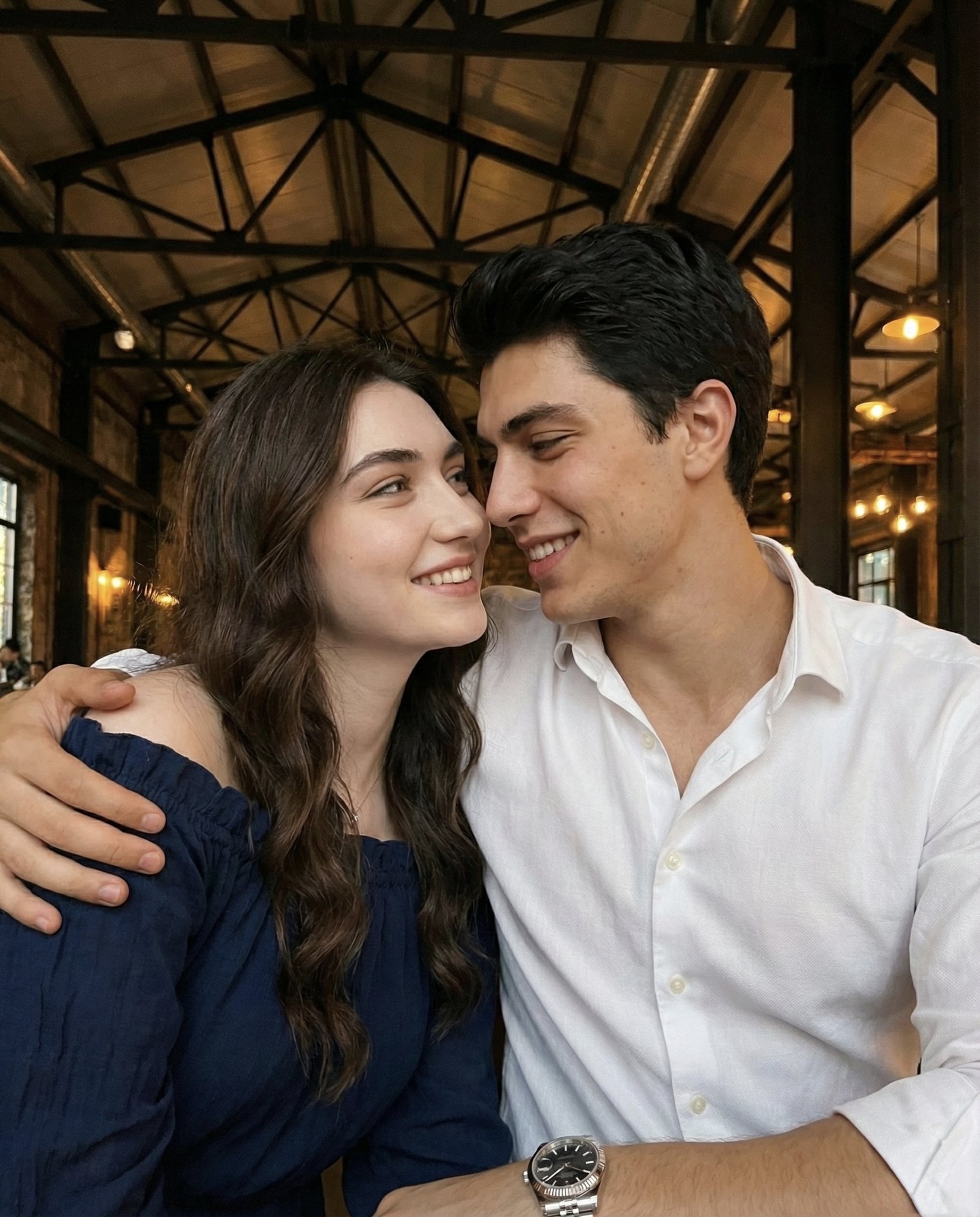 Selfie Close-up Pasangan Romantis - Image 2